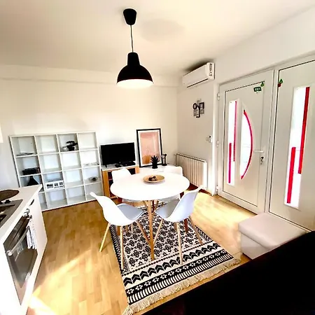Apartment Cozy 2