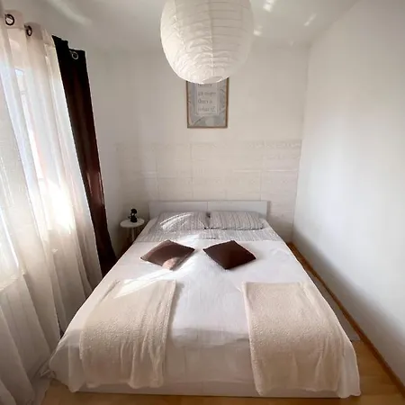 Apartment Cozy 2
